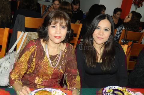 12122015 Myrna Ríos y Myrna de González.