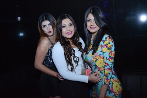 12122015 EN EL ANTRO.  Daniela, Cris y Luisa.