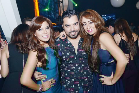 15122015 DISFRUTAN DEL FIN DE SEMANA.  Sara, Agustín y Cyn.
