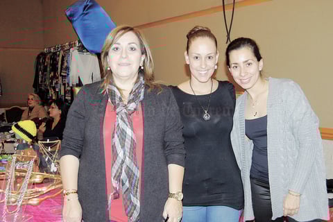 12122015 CONTENTAS.  Martha, Marty y Meche.