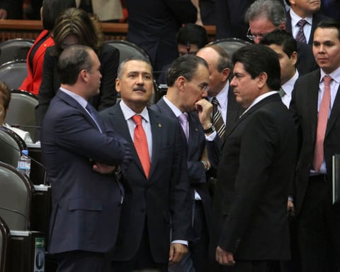 22 de octubre | Tomás Torres. El político mexicano encontró el fin de su vida en un trágico accidente aéreo.