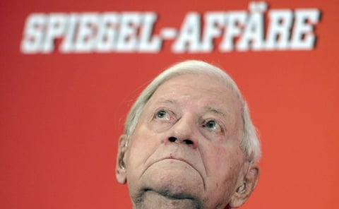 10 de noviembre | Helmut Schmidt. A los 96 años falleció el político y excanciller federal alemán.