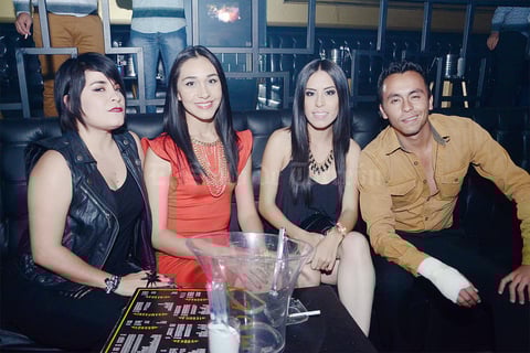 16122015 DE ANTRO.  Brenda, Pamela, Selena y Gibran.