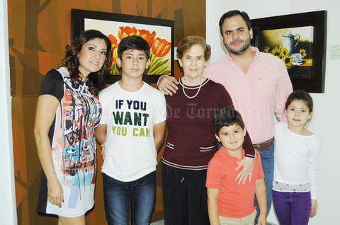 16122015 ASISTEN A EXPO.  Laura, Pablo, Menchú, Eduardo, Ana Laura y Fernando.