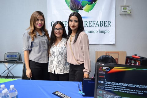 16122015 Ángeles, Blanca y Evelyn.