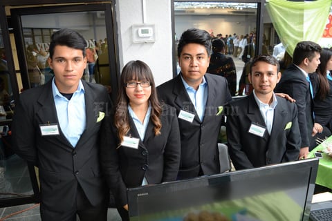 16122015 Ángel, Giovanna, Iván y Juan Bernardo.