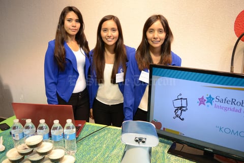 16122015 Elizabeth, Rosa y Vicky.