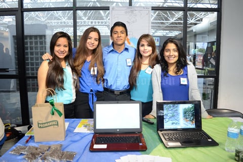 16122015 Andrea, Diana, Emilio, Ana y Jaqueline.