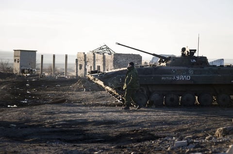 10 de febrero | Acuerdo. Ucrania y los separatistas prorrusos acuerdan alto el fuego y la retirada del armamento durante negociaciones de paz en Minsk.