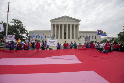 26 de junio | Legalización. Estados Unidos legaliza el matrimonio homosexual en todo el país al declarar inconstitucionales todas las leyes en contra.