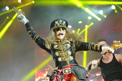 12 de marzo | Gloria Trevi. Un concierto "De película", eso es lo que ofreció la artista en Torreón, ciudad con la que vive un tórrido romance desde hace tiempo.