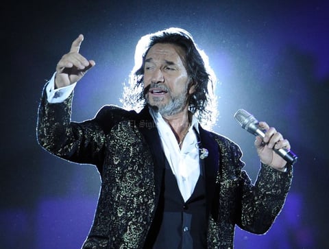 05 de septiembre | Marco Antonio Solis. Una vez más “El Buki” se presentó en la Comarca Lagunera para deleitar a los miles de seguidores que se dieron cita en el Coliseo Centenario de Torreón para cantar a su lado.