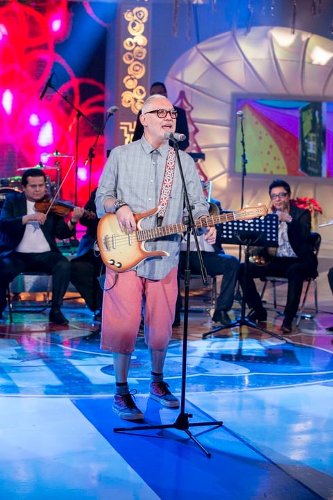 Sabo Romo, bajista de Caifanes, se presentó en la última edición del programa y presentó su proyecto Rock en tu idioma Sinfónico.