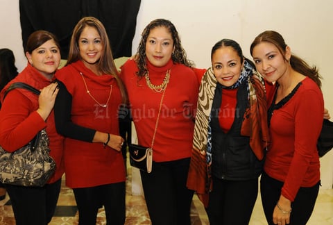 20122015 EN RECIENTE EVENTO.  Maritere, Brenda, Rocío, Caro y Dalia.