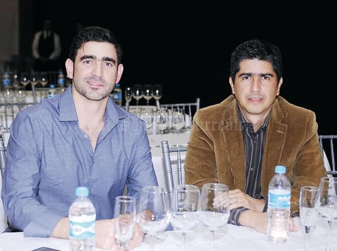 19122015 CATA DE VINOS.  Carlos y Marcelo.