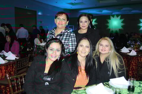 21122015 Julia Robles, Roxana Grajales, Teresa Hernández, Susana Luna y Rosalía Acosta.