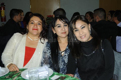 21122015 Andrea, Lily, Sandra, Verónica, Karla, Elena, Mayra y Flavio.