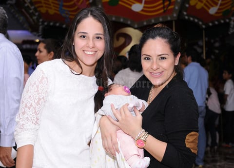21122015 PARA LA FOTO.  Karen, Ana Paulina y Lizeth.