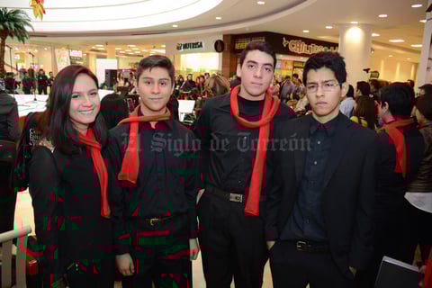 22122015 Linda, Luis, Manuel y Ramón.