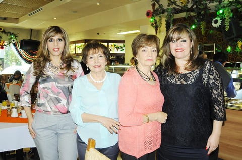 22122015 FESTEJAN.  Sandra, Elisa, Lupita y Gaby.