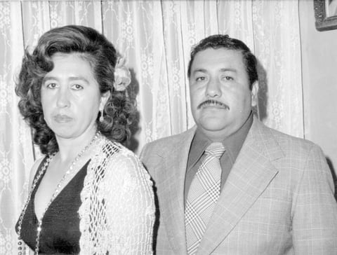 13122015 Un 12 de noviembre de 1974 celebrando un aniversario de matrimonio, Francisco Malacara y Olga Eva PrÃ©stamo.