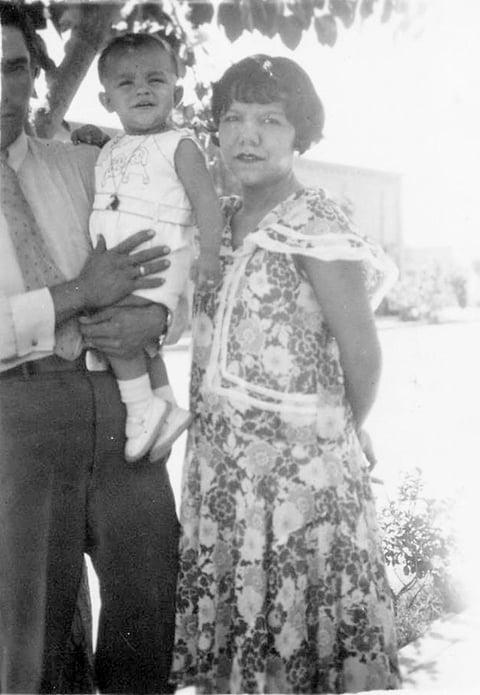 13122015 Los hermanos Manuel Botello Castillo (el de la izquierda), quien vive en Guadalupe, Nuevo LeÃ³n; y el de la derecha, tambiÃ©n Manuel Botello Castillo (f), originario de Fco. I. Madero, Coahuila.