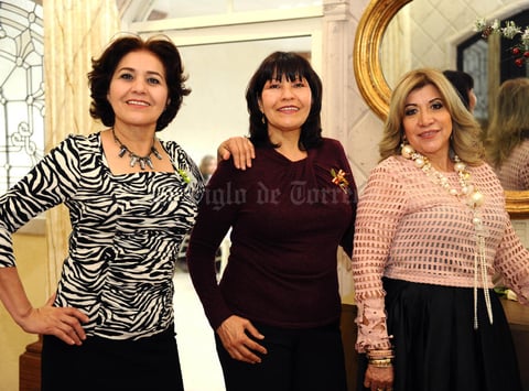 26122015 Mary Ruiz, Monse Fuentes y Elida Guel.