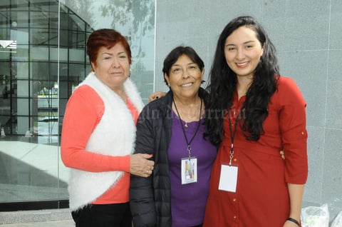 26122015 María Teresa, Mary y Tania.