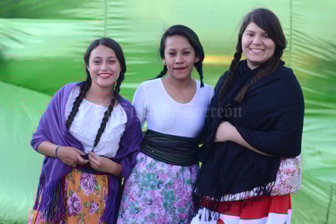 28122015 Leslie, Paola y Priscilla.