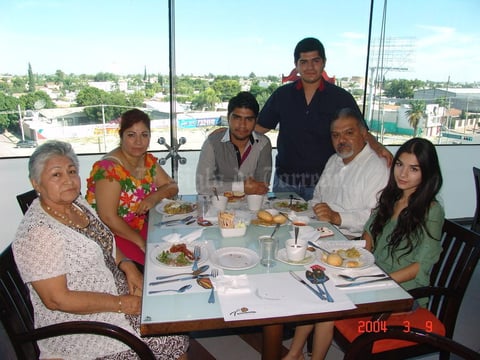 25122015 Jesús Ignacio, Jesús, Patricia, Claudia, Isidra y Aarón.