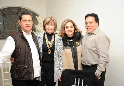 28122015 EN PAREJAS.  Jorge, Vero, Rosy y Gerardo.