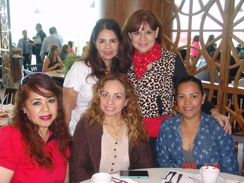 28122015 Sonia, Artemisa, Paula, María Luisa y Maru.