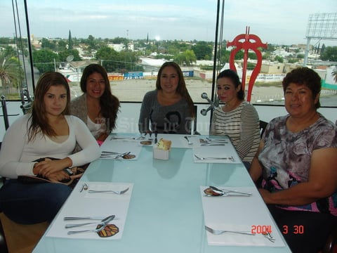 28122015 Alejandra, Dulce, Claudia, Luz María y Leticia.