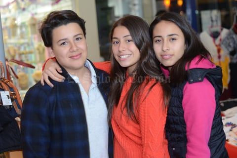 24122015 Luciano, Ivana y Jackie.
