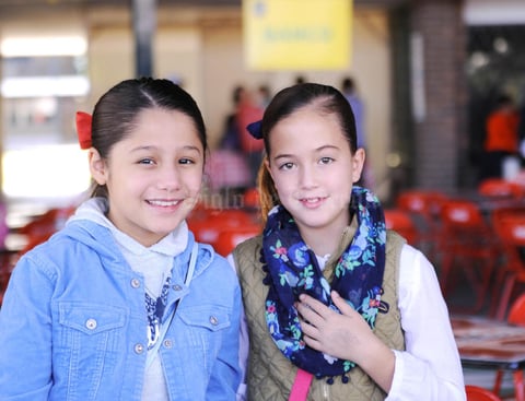 24122015 MUY LINDAS.  Melisa y Luciana.