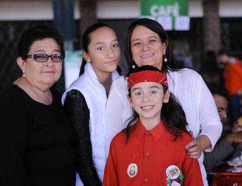 24122015 CONVIVEN.  Beatriz, Sofía, Salma y Silvia.