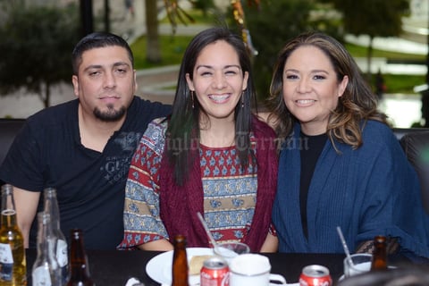 31122015 Tahnee, Susana y Raudel.