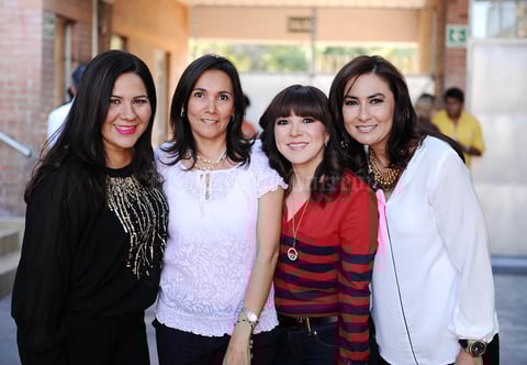 31122015 REUNIÓN DE EXALUMNOS.  Rocío, Claudia, Ángeles y Luly.