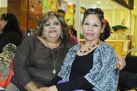 04012016 AMIGAS.  Delicia Sánchez y Silvia Valenzuela.