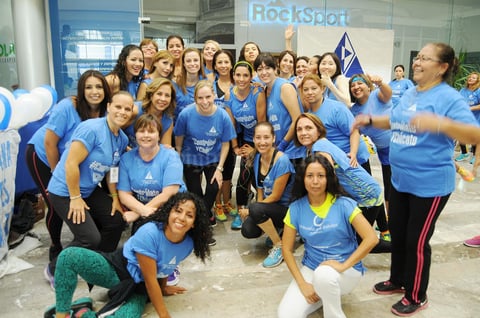 04012016 BAILAN ZUMBA.  Entre amigas.