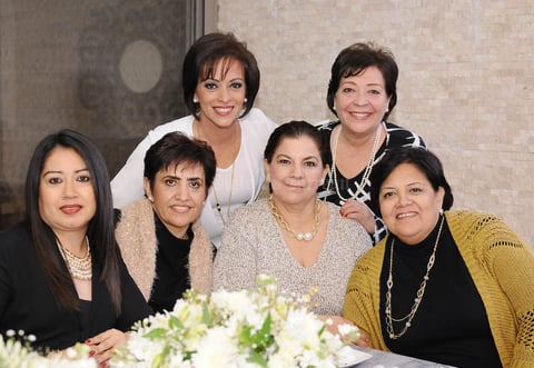 Cecilia, Ángeles, Katy, Cuquis, Dora y Pepis