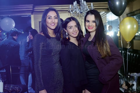 12012016 AMIGAS.  Mayra, Cristina y Raquel.