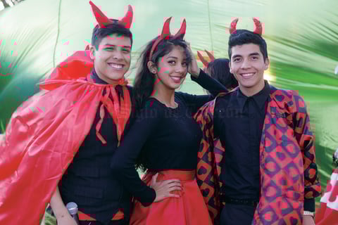 14012016 EN PASTORELA.  Emmanuel, Fernanda y Jorge.