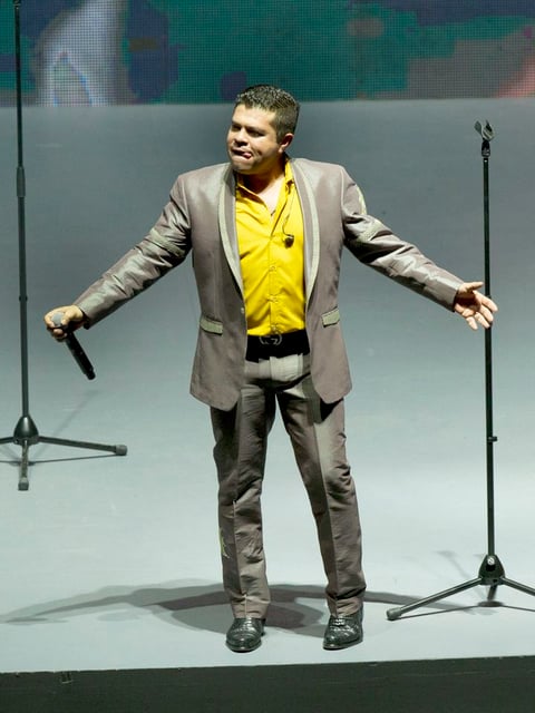 Este 2015 se fue uno de los grandes compositores mexicanos, es por eso que La Arrolladora entonó La derrota en homenaje a Joan Sebastian.