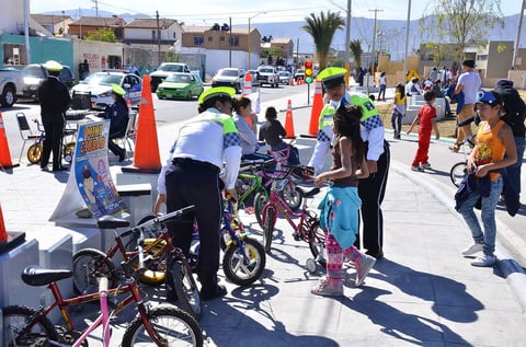 Los elementos de vialidad también participaron con actividades en la Línea Verde.