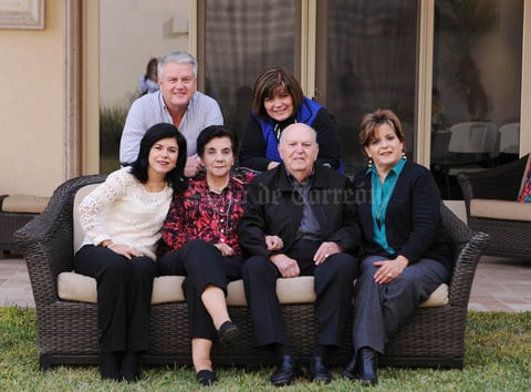 Erick Sotomayor Ruiz
 CUMPLEAÑOS DE DON ENRIQUE MENENDEZ Y  60 ANIVERSARIO DE CASADOS CON SU ESPOSA CAROLINA DE MENENDEZ.
ORGANIZADO POR SUS HIJOS ENRIQUE,MARCELA,CAROLINA Y CECILIA..