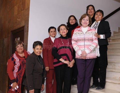 Erick Sotomayor Ruiz
 JUBILACION SILVIA ALONSO NAPOLES
ORGANIZADA POR SUS COMPAÑERAS DEL CETIS 88.
Marce,Alicia,Marilu,Lupita,Luz Elena,Ma. Elena y Silvia.