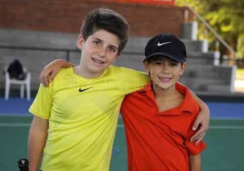 Erick Sotomayor Ruiz
 ASISTENTES PARQUE ESPAÑA.
Diego y Andres