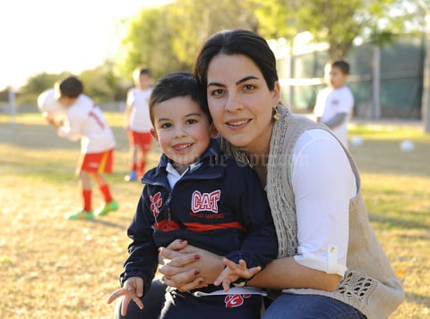Erick Sotomayor Ruiz
 ASISTENTES PARQUE ESPAÑA.
Jose Maria y Marcela.