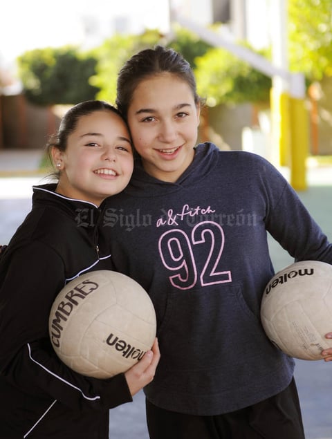Erick Sotomayor Ruiz
 TORNEO VOLIBOL PEREYRA CONTRA ALPES CUMBRES.
Sofi y Regina.